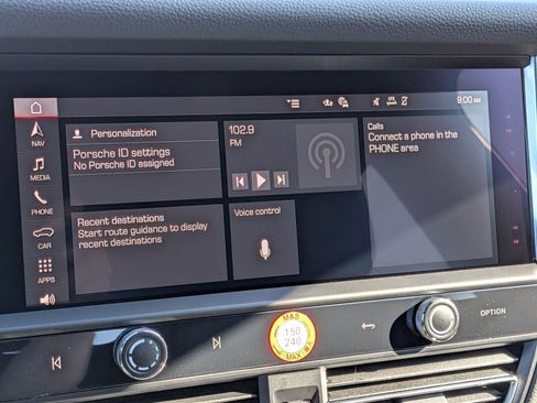 Certified 2025 Porsche Macan AWD/4WD image 17
