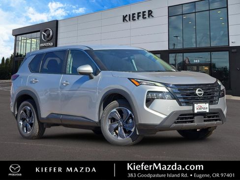 Used 2025 Nissan Rogue SV FWD image 1