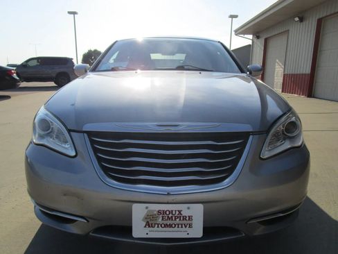 Used 2013 Chrysler 200 Touring w/ Cold Weather Group FWD image 4