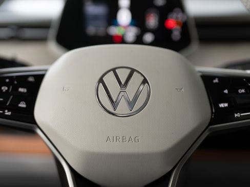 New 2025 Volkswagen ID. Buzz Pro S Plus image 20