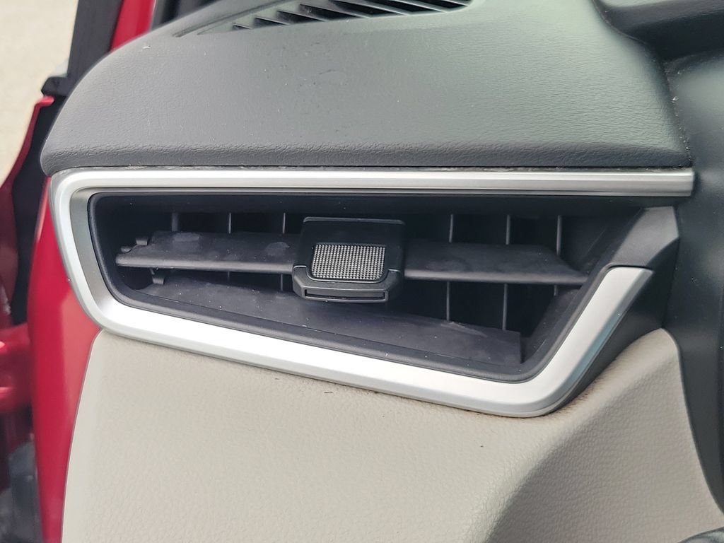 Used 2022 Toyota Corolla LE FWD image 31