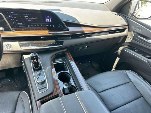 Certified 2023 Cadillac Escalade ESV Premium Luxury AWD/4WD image 15