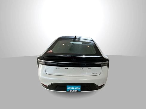 Used 2026 Toyota Prius Plug-In Hybrid FWD image 7