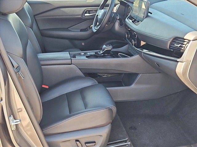 Used 2026 Nissan Rogue SL FWD image 21