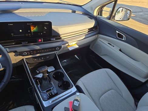 New 2026 Kia Carnival EX image 22