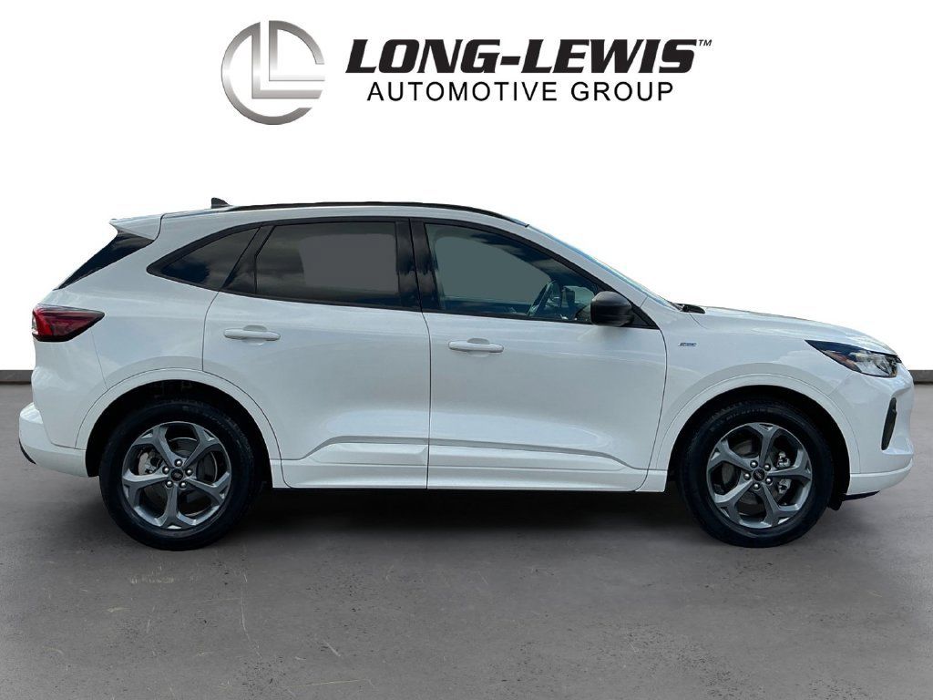 Used 2024 Ford Escape ST-Line w/ Tech Pack #1 FWD image 8