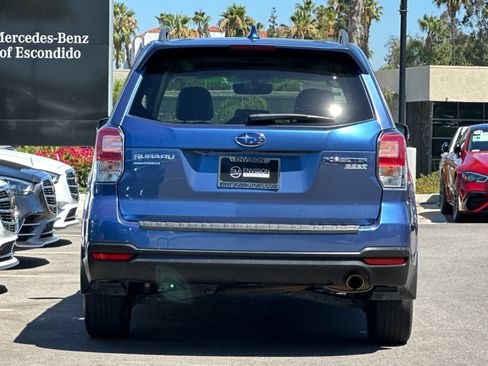 Used 2017 Subaru Forester 2.5i Touring AWD/4WD image 4