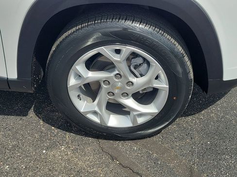 Certified 2024 Chevrolet Trax LS w/ LS Convenience Package FWD image 7