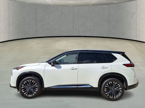 Used 2026 Nissan Rogue Platinum w/ Platinum Premium Package image 8