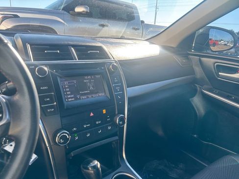 Used 2017 Toyota Camry SE image 14