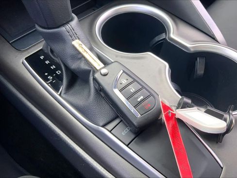 Used 2024 Toyota Camry LE image 14