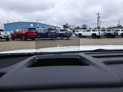 Certified 2023 GMC Terrain SLT w/ Infotainment Package II image 24