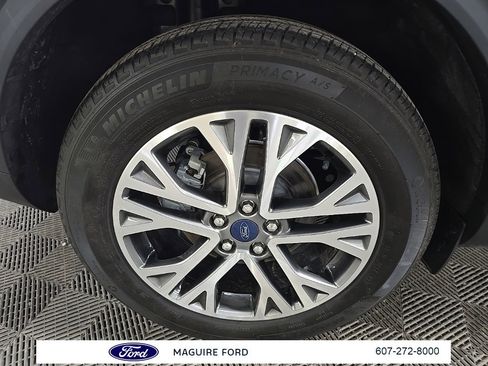 Used 2022 Ford Escape SEL image 17