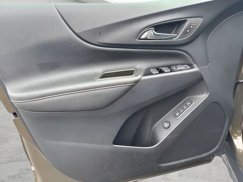 Used 2024 Chevrolet Equinox Premier image 22