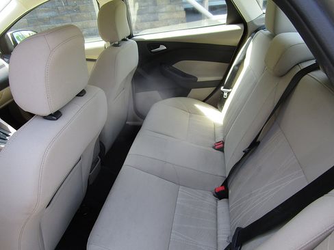 Used 2017 Ford Focus SE image 11