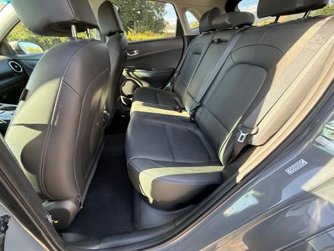 Used 2022 Hyundai Kona Limited w/ Cargo Package FWD image 11