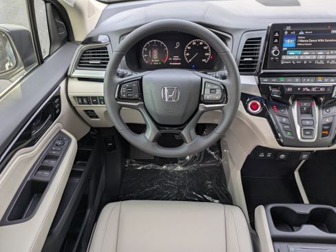 New 2026 Honda Odyssey Touring image 20