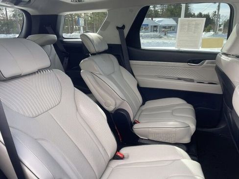 Used 2025 Hyundai Palisade Calligraphy image 13