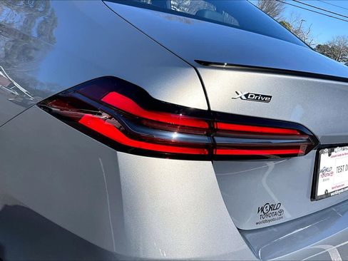 Used 2026 BMW 540i xDrive w/ M Sport Package image 29