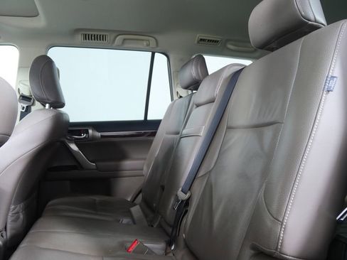 Used 2017 Lexus GX 460 Premium w/ Premium Package image 11