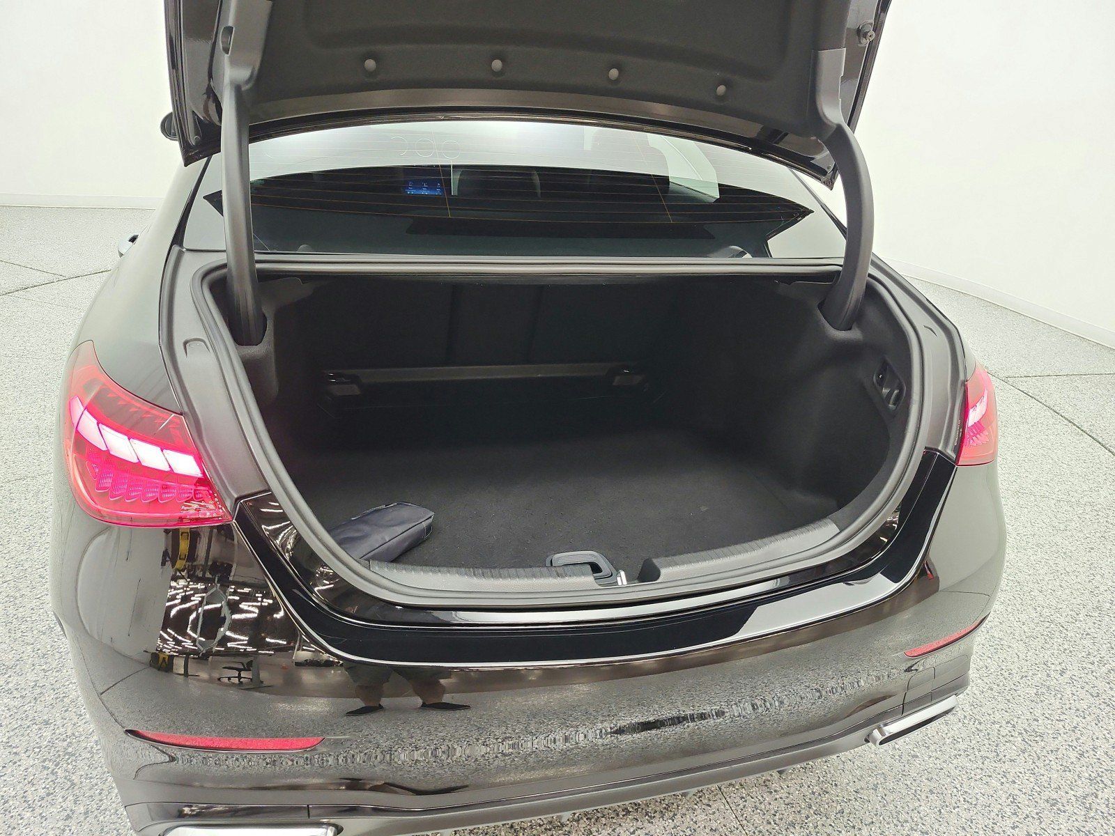 Used 2023 Mercedes-Benz C 300 Sedan image 20