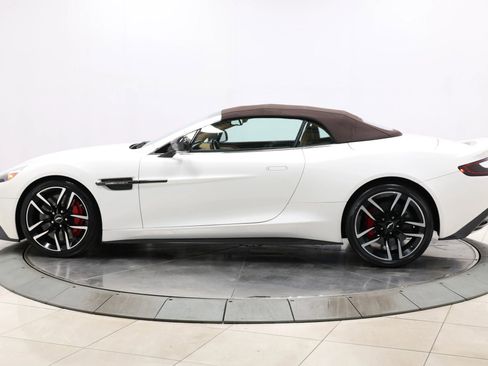 Used 2015 Aston Martin Vanquish Volante RWD image 9