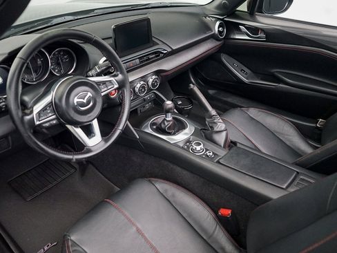 Used 2019 MAZDA MX-5 Miata Grand Touring image 25