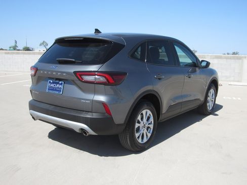 Used 2025 Ford Escape Active AWD/4WD image 5