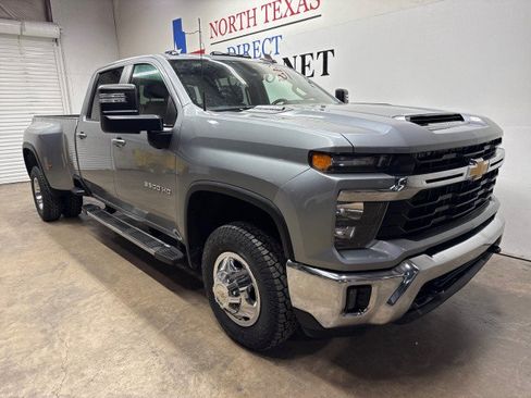 Used 2024 Chevrolet Silverado 3500 LT w/ All Star Edition AWD/4WD image 2