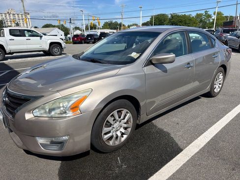 Used 2015 Nissan Altima 2.5 S w/ Power Driver Seat Package FWD image 1
