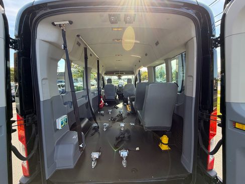 Used 2017 Ford Transit 350 XL image 34