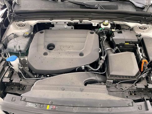 Certified 2025 Volvo XC40 B5 Plus image 13