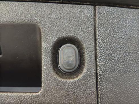 Used 2017 GMC Yukon XL Denali w/ Open Road Package image 25