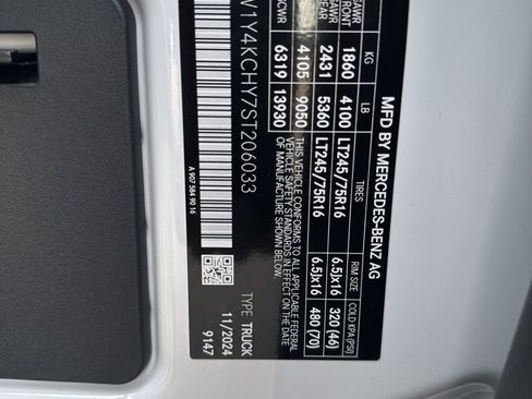 Used 2025 Mercedes-Benz Sprinter 2500 image 22