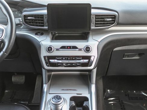 Used 2023 Ford Explorer XLT w/ Equipment Group 202A image 17