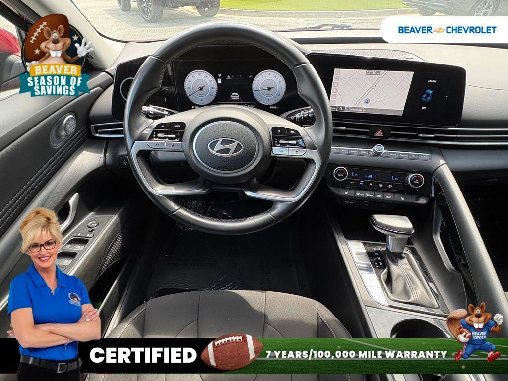 Used 2025 Hyundai Elantra SEL FWD image 16