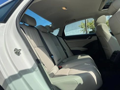 Used 2018 Honda Accord Touring image 24