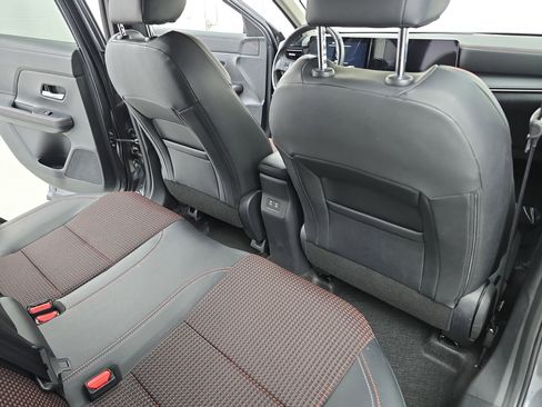 Certified 2025 Nissan Kicks SR image 11