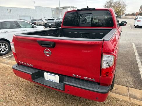 Used 2023 Nissan Titan SV image 11