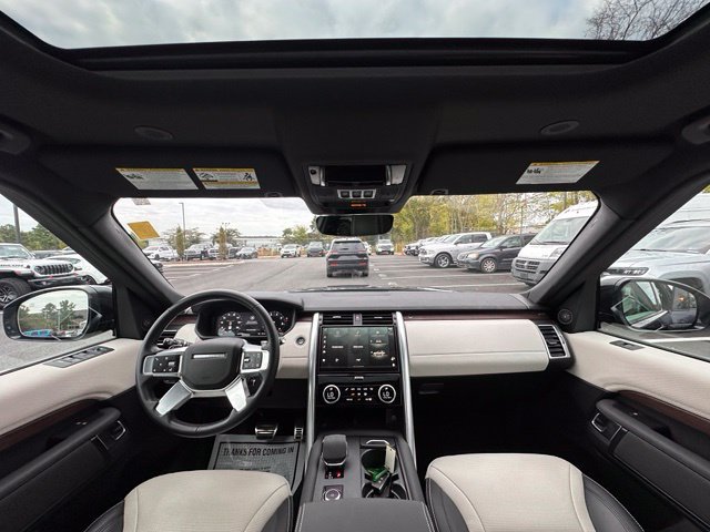 Used 2023 Land Rover Discovery S R-Dynamic AWD/4WD image 2