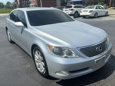 Used 2007 Lexus LS 460 RWD image 3