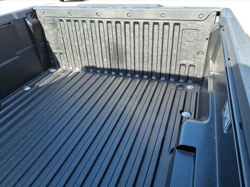 Used 2025 Toyota Tacoma SR5 AWD/4WD image 12