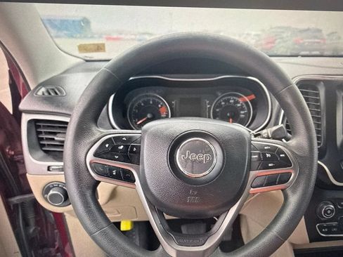 Used 2020 Jeep Cherokee Latitude FWD image 8