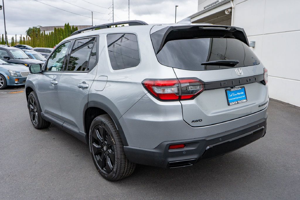 New 2026 Honda Pilot Black Edition image 8