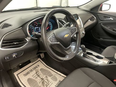 Used 2016 Chevrolet Malibu LT FWD image 4