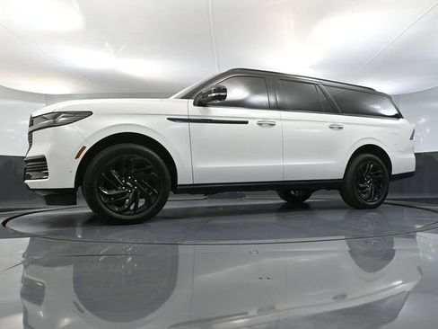Used 2025 Lincoln Navigator L Reserve AWD/4WD image 66