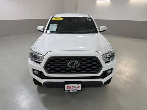 Used 2023 Toyota Tacoma TRD Off-Road w/ Technology Package AWD/4WD image 3
