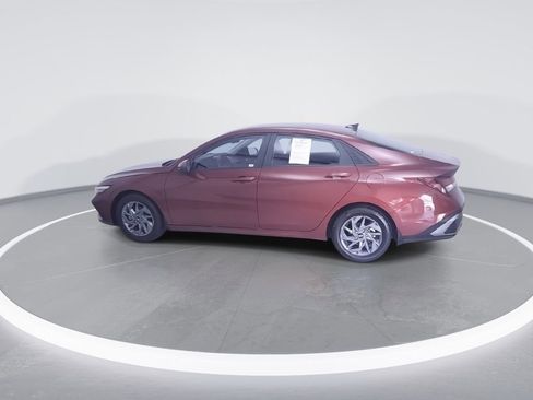 Used 2024 Hyundai Elantra SEL FWD image 7