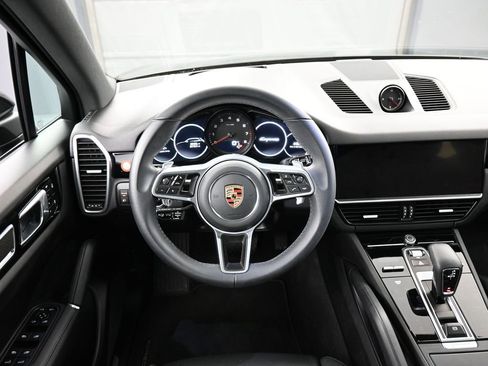 Certified 2023 Porsche Cayenne image 17