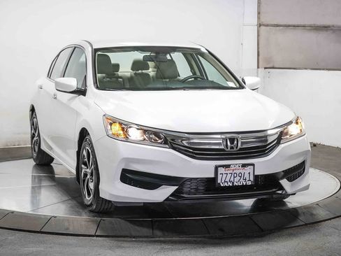 Used 2017 Honda Accord LX image 2